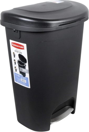 Rubbermaid Step-On Lid Trash Can for Home, Kitchen, and Bathroom Garbage, 13 Gallon, Black